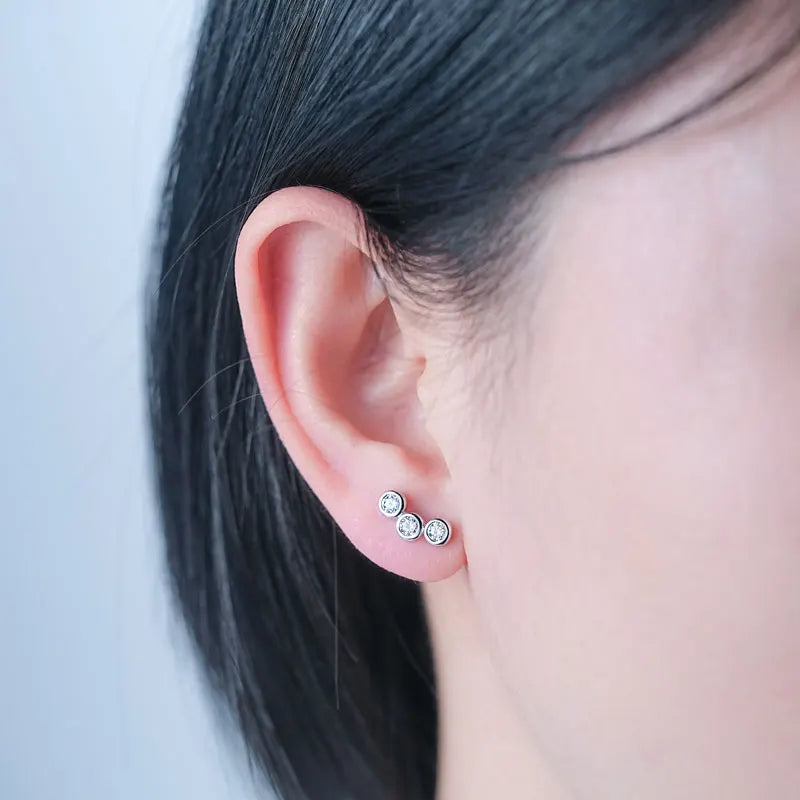 Trendy Bezel Round Moissanite Stud Earrings 925 Silver Plated Gold for Women Curved Earrings Fine Jewelry Valentine's Gift