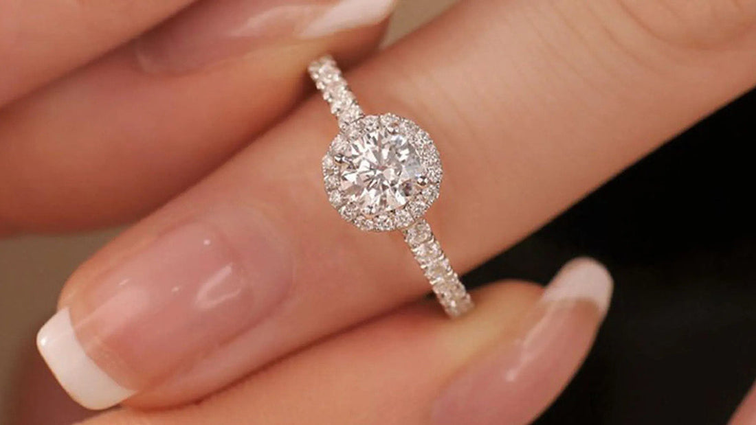 Does Moissanite Lose Sparkle?