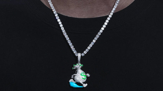 Does Moissanite Shine in the Dark