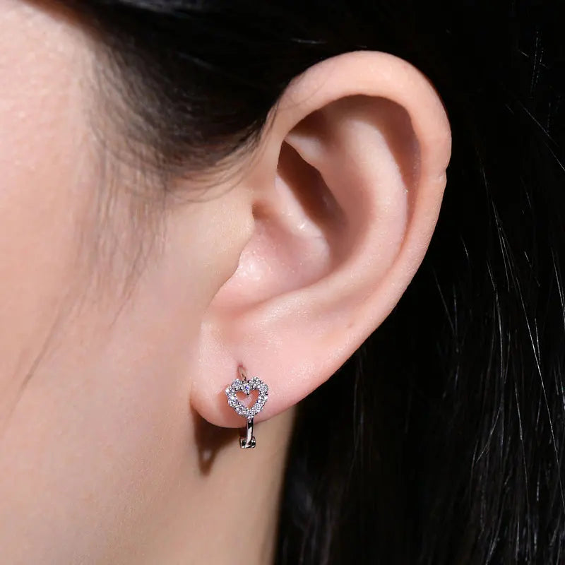 Sweet Love Heart Moissanite Hoop Earrings For Women 925 Sterling Silver Small Ear Buckle INS Minimalism Fine Jewelry Gift