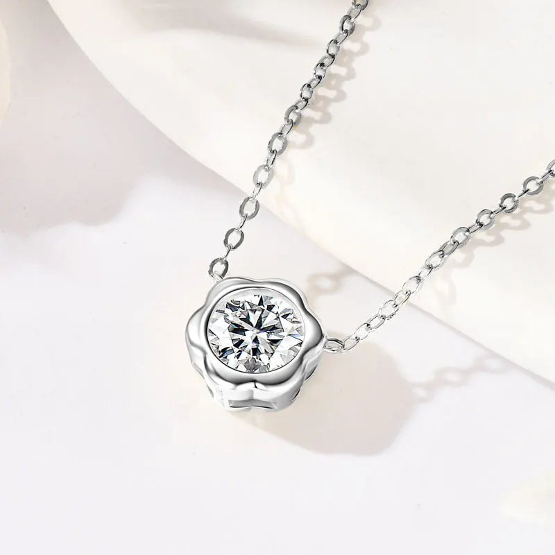 6.5mm 1.0ct Moissanite Pendant Necklace for Women 925 Silver Cute Petal Shaped Necklaces Adjustable Chain Fine Jewelry Gift GRA