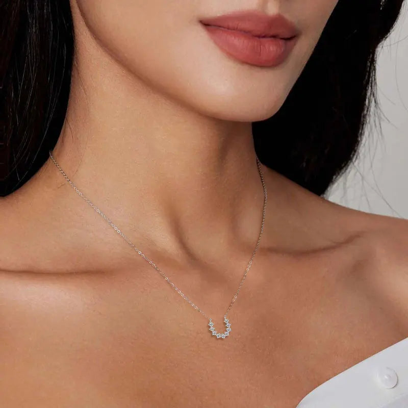 925 Sterling Silver Round Moissanite Pendant Necklace for Women U Shaped Horseshoe Pendants Lucky Charm Jewelry 2025 New