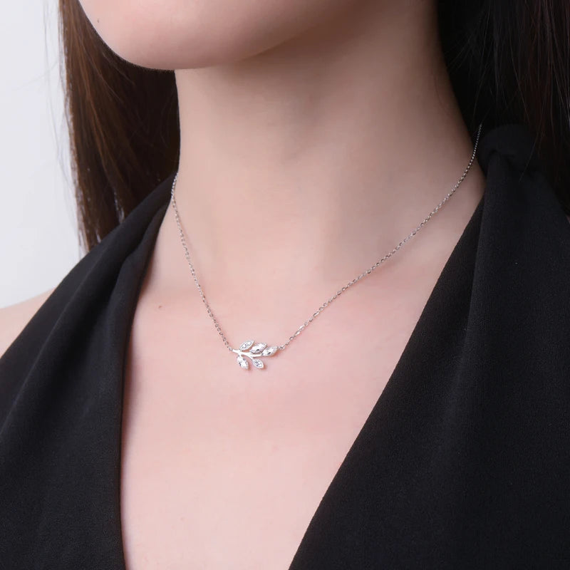 D0.90CT Marquise Cut Moissanite Leaf Pendant Necklace for Women Adjustable Chain 925 Sterling Silver Lab Diamond 40+5cm